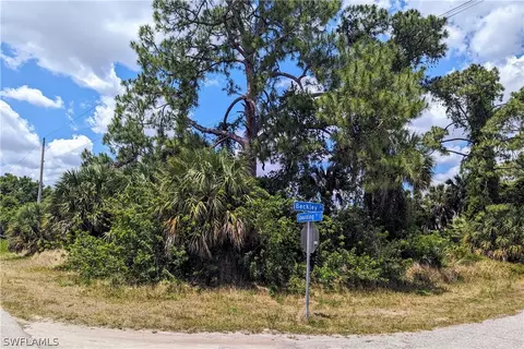 749 Spaulding St E, Lehigh Acres, FL 33974 photo 5