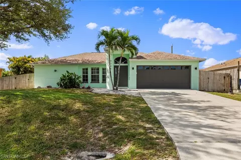 8336 Bahamas Rd, Fort Myers, FL 33967