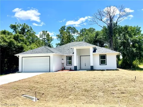 2521 33rd St W, Lehigh Acres, FL 33971