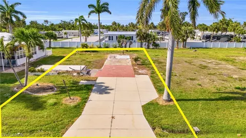 148 Raintree Ln, Fort Myers, FL 33908