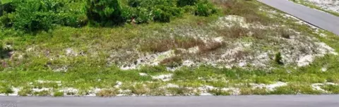 423 Irving Ave, Lehigh Acres, FL 33972