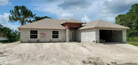 2900 40th St W, Lehigh Acres, FL 33971
