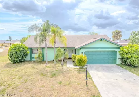 214 Eaglesmere Dr, Lehigh Acres, FL 33936