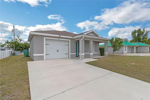 325 NE 29th Ter, Cape Coral, FL 33909