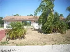 2415 SE 8th Pl, Cape Coral, FL 33990