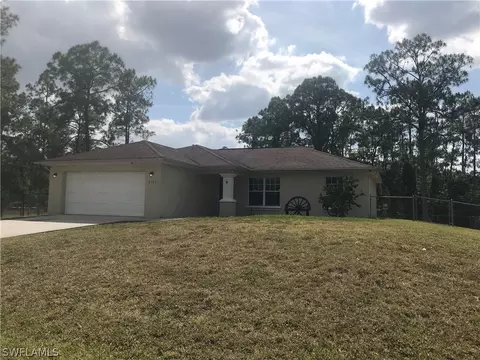 2123 Roosevelt Ave, Alva, FL 33920