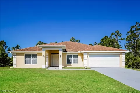 817 Clark Ave, Lehigh Acres, FL 33972