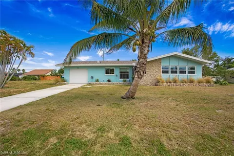 913 SE 26th St, Cape Coral, FL 33904