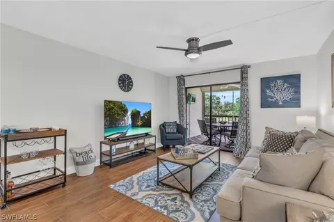 2121 Collier Ave #204, Fort Myers, FL 33901