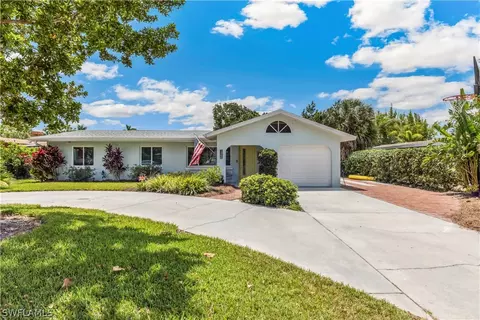 1260 Vesper Dr, Fort Myers, FL 33901