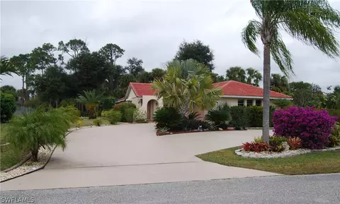 521 Mcarthur Ave, Lehigh Acres, FL 33936