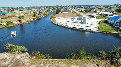 207 NW 19th Pl, Cape Coral, FL 33993