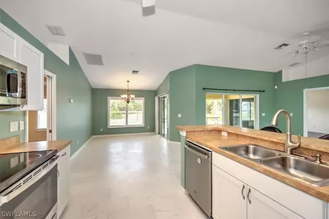 1061 S Naples St, Labelle, FL 33935 photo 8
