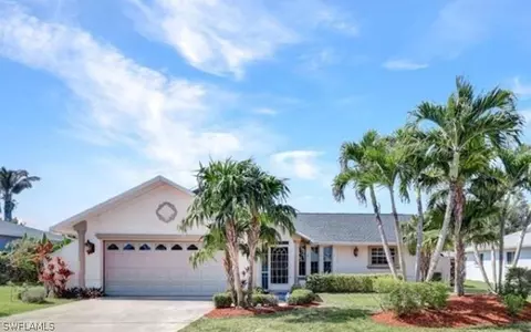 230 SW 39th St, Cape Coral, FL 33914