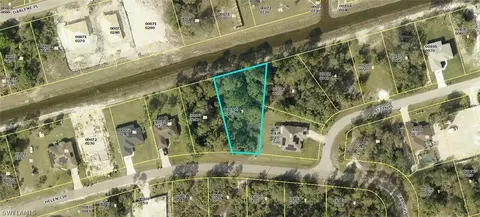 2612 Helen Cir, Lehigh Acres, FL 33971