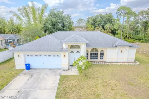 211 Des Cartes St, Fort Myers, FL 33913