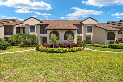 8430 Charter Club Cir #13, Fort Myers, FL 33919