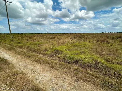 Sears Rd, Labelle, FL 33935