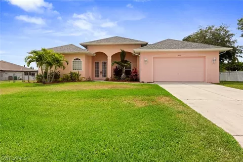 1902 NE 5th St, Cape Coral, FL 33909