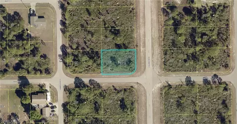 946 Columbus Blvd S, Lehigh Acres, FL 33974