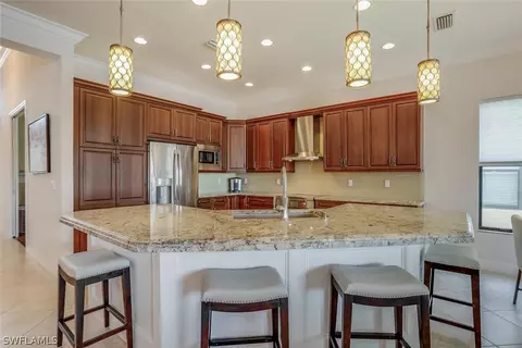 3370 Pacific Dr, Naples, FL 34119 photo 17