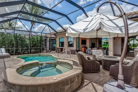 3370 Pacific Dr, Naples, FL 34119 photo 3
