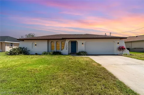 1208 SE 17th Ter, Cape Coral, FL 33990