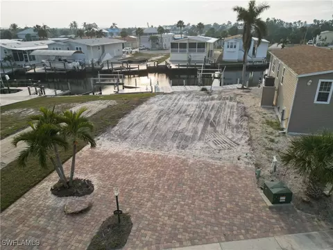 17720 Eglantine Ln, Fort Myers Beach, FL 33931
