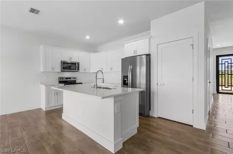 9038 Bamboo Cir, Labelle, FL 33935 photo 6