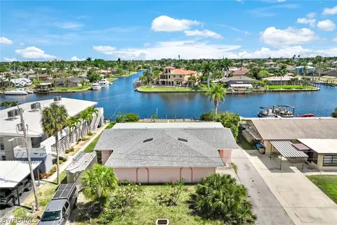 320 Tudor Dr, Cape Coral, FL 33904