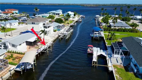 2849 Cheryl St, Matlacha, FL 33993