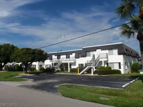 4722 SE 1st Pl #11, Cape Coral, FL 33904