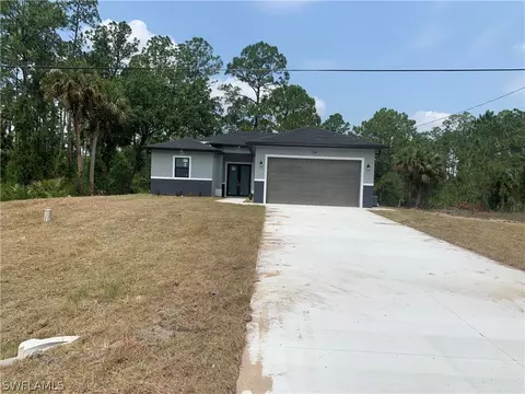 124 Columbus Blvd S, Lehigh Acres, FL 33974