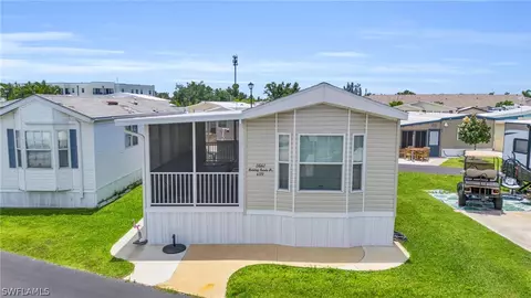 11661 Holiday Condo Dr, Fort Myers, FL 33908