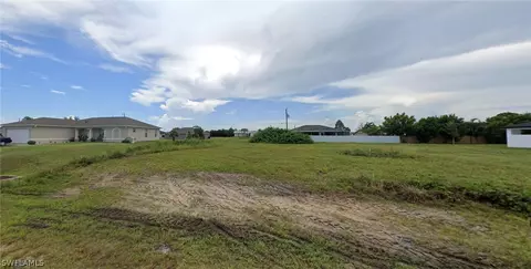 416 NW 4th Ter, Cape Coral, FL 33993