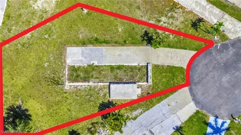 19 Cottonwood Dr, Fort Myers, FL 33908