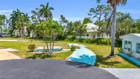 120 Ash Ln, Fort Myers, FL 33908