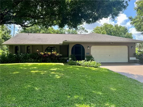 104 Wellington Ave, Lehigh Acres, FL 33936