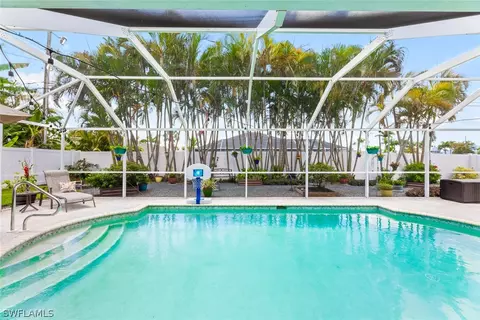 610 SE 16th St, Cape Coral, FL 33904