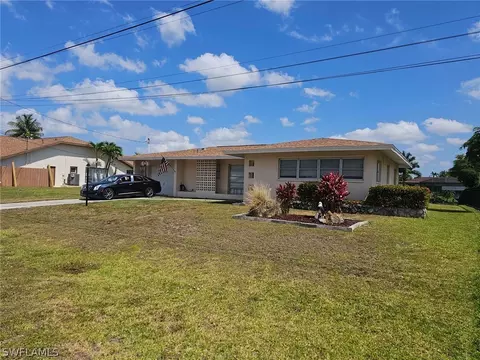 207 SE 37th Ln, Cape Coral, FL 33904