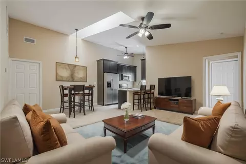 1518 SW Courtyards Ln #200, Cape Coral, FL 33914