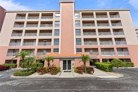 14817 Laguna Dr #104, Fort Myers, FL 33908