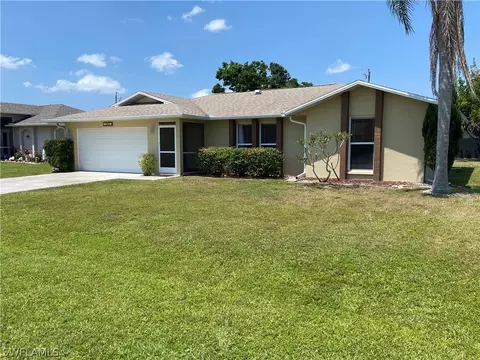 708 SE 11th Pl, Cape Coral, FL 33990