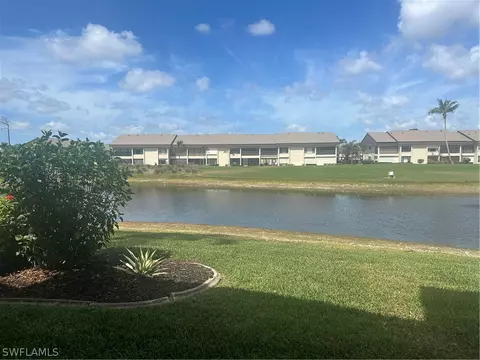 5850 Trailwinds Dr #713, Fort Myers, FL 33907