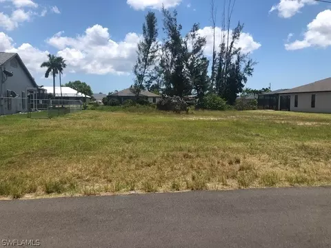 216 SE 23rd St, Cape Coral, FL 33990