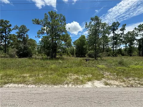 204 Moore Ave, Lehigh Acres, FL 33936