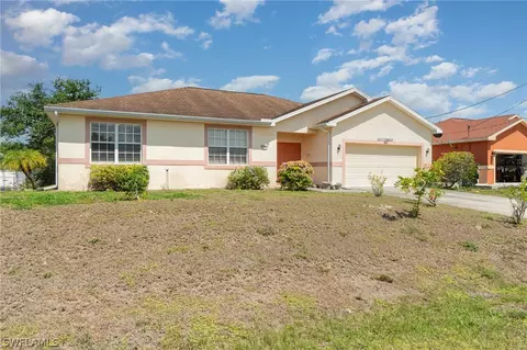 802 Eric Ave N, Lehigh Acres, FL 33971