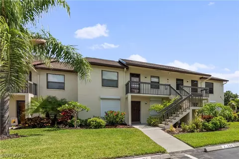 9290 Lake Park Dr #206, Fort Myers, FL 33919