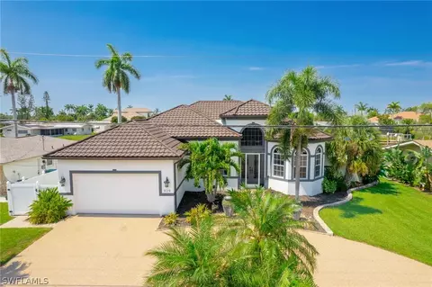 929 Lucerne Pkwy, Cape Coral, FL 33904
