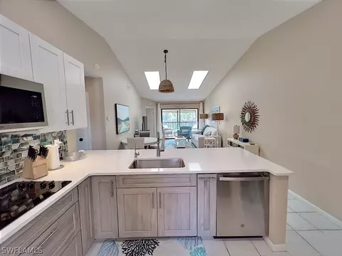 15166 Parkside Dr #7, Fort Myers, FL 33908